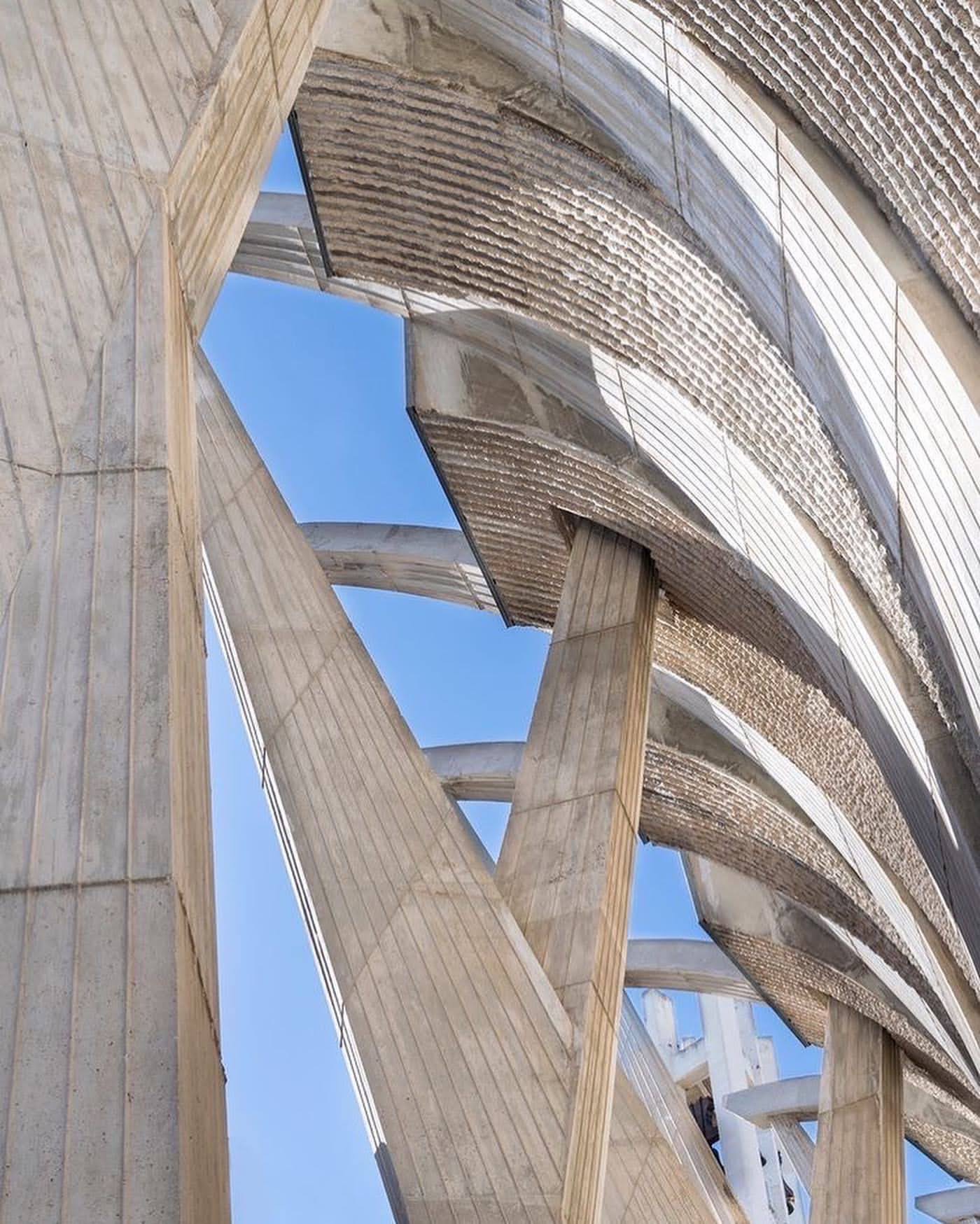 Contemporary concrete architecture beneath the Jávea sky