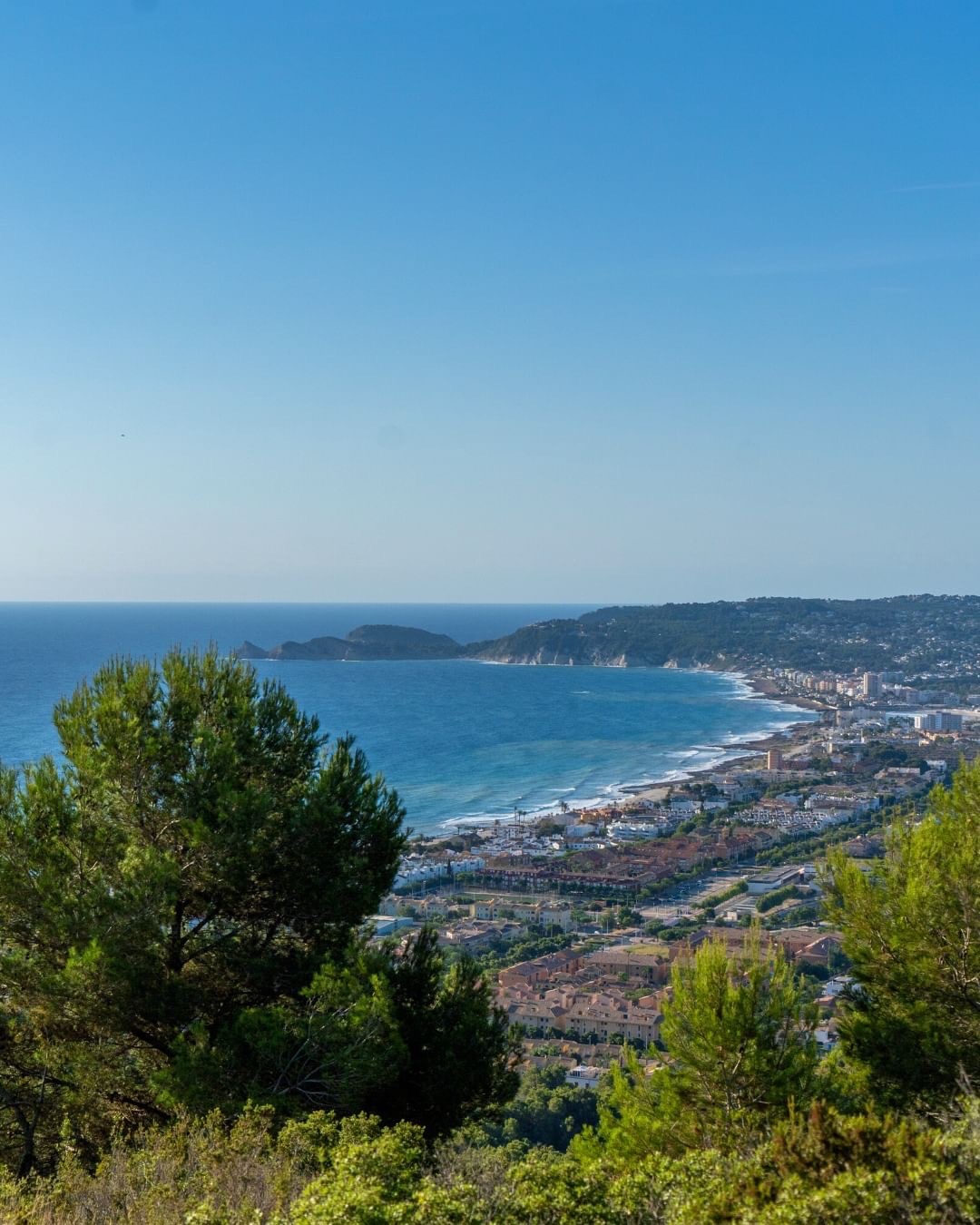 Elevated view of Arenal beach and Jávea bay